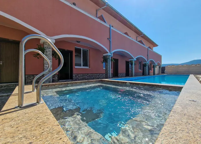 айляк клуб - бутиков хотел&спа с Elegant Ultra Къща за гости *