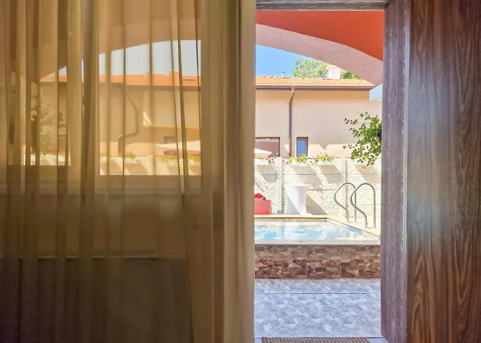 айляк клуб - бутиков хотел&спа с Elegant Ultra Къща за гости